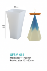 Weiße Silikonform GFSM-065 für Pyramidenkerzen neben einer zweifarbigen Pyramidenkerze