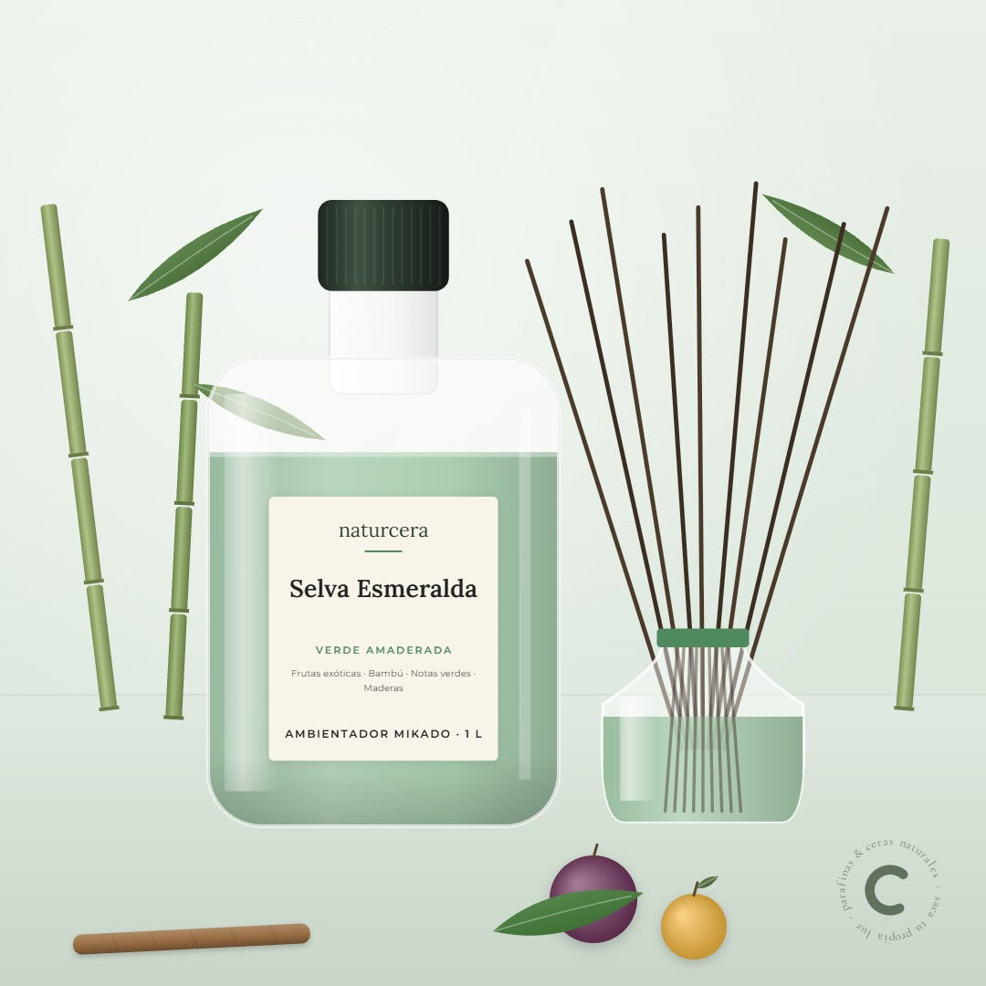 Recarga de ambientador mikado Selva Esmeralda de Naturcera, envase de 1 L junto a un difusor de varillas
