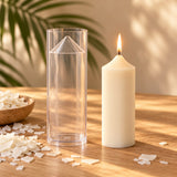 Molde de plástico transparente para velas cónicas con vela cónica de cera encendida - Naturcera