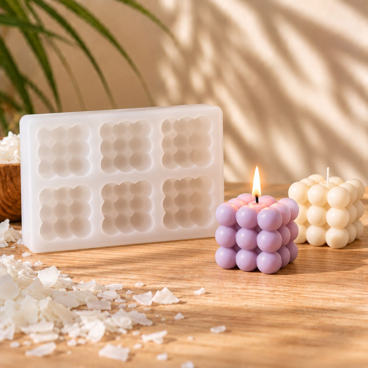 Molde de silicona bubble cube de 6 cavidades con velas de burbujas lila y crema - Naturcera
